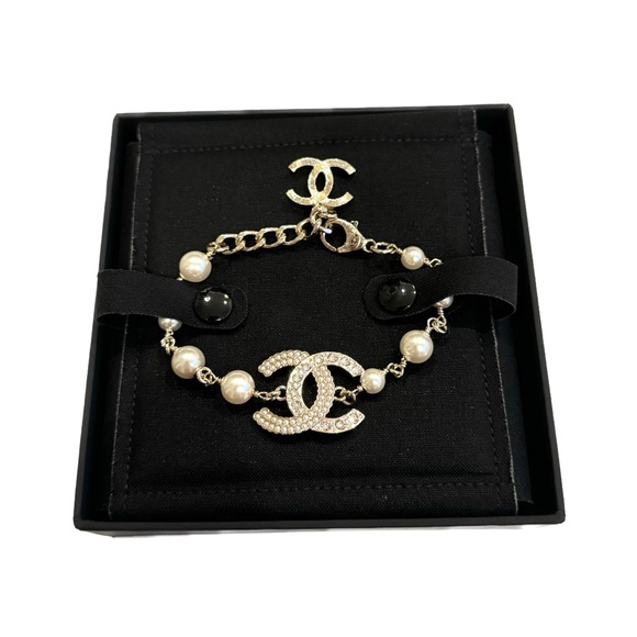 Rare! Chanel CC Crystals Pearls Bracelet - Picture 3 of 5